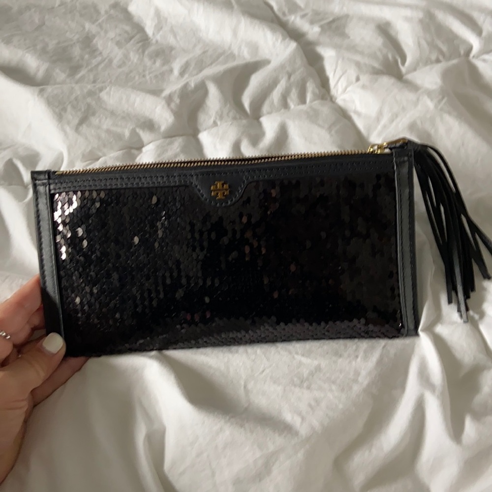 Tory Burch sequence small clutch great condition